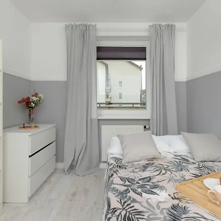 Spacious Family With 3 Bedrooms In By Renters דירה גדנסק