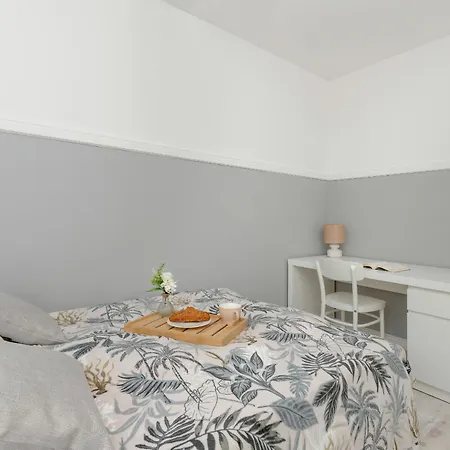 Spacious Family With 3 Bedrooms In By Renters