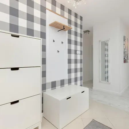 Spacious Family With 3 Bedrooms In By Renters דירה גדנסק