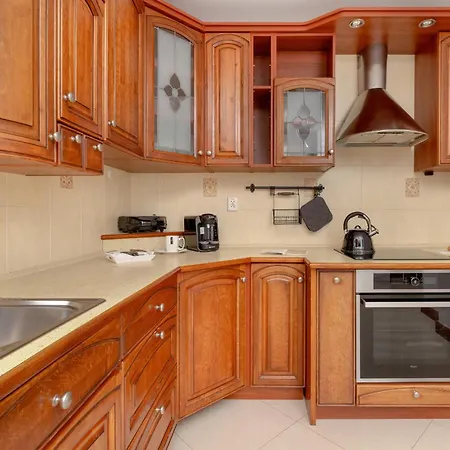 Апартаменты Spacious Family With 3 Bedrooms In By Renters