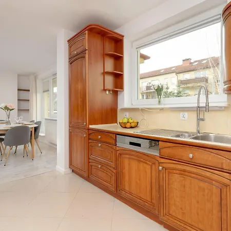 Spacious Family With 3 Bedrooms In By Renters גדנסק