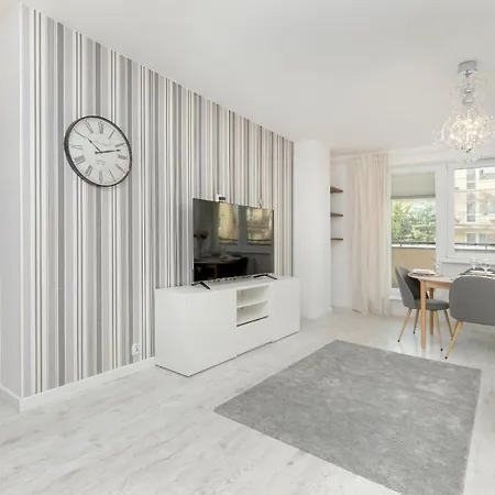 Апартаменты Spacious Family With 3 Bedrooms In By Renters Гданьск