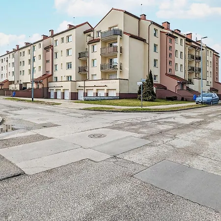 Spacious Family With 3 Bedrooms In By Renters Апартаменты