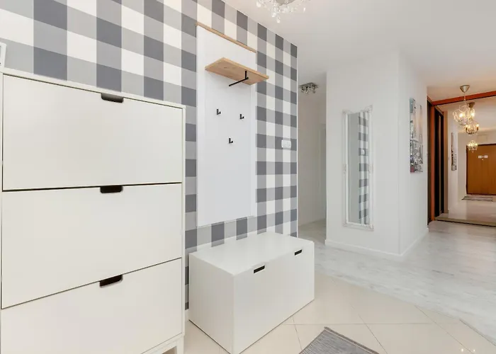 Spacious Family With 3 Bedrooms In By Renters Appartement Gdańsk