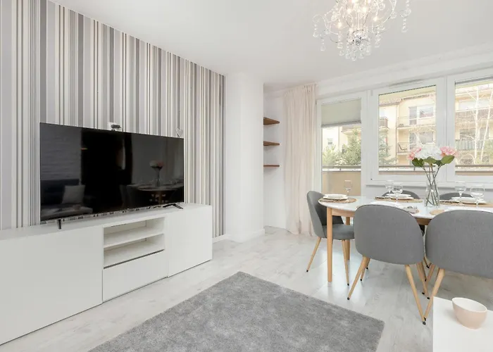 Spacious Family With 3 Bedrooms In By Renters * Gdańsk