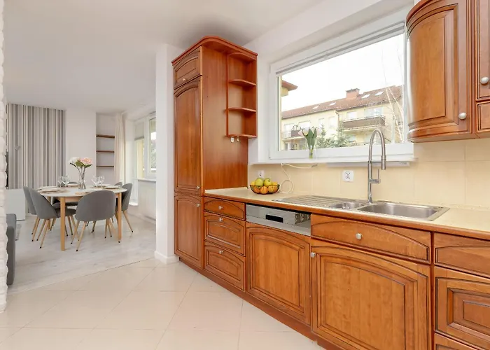 Spacious Family With 3 Bedrooms In By Renters غدانسك