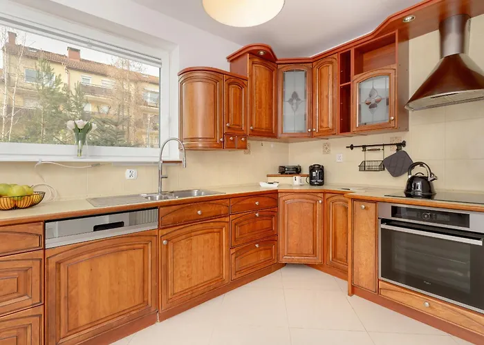 Spacious Family With 3 Bedrooms In By Renters