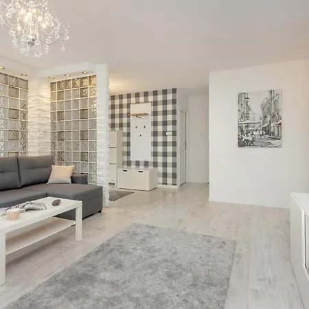 Lägenhet Spacious Family With 3 Bedrooms In By Renters Gdańsk